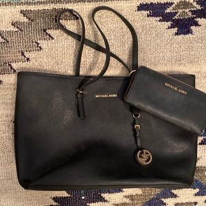 Michael Kors large tote with wallet